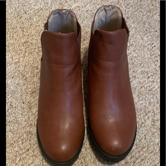 EUC Chase + Chloe brown booties - Picture 4 of 5